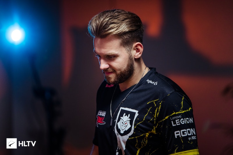 B的手太重了！老瑞兹控制着闪电 GALA 团战中无限被攻击。 Ninjas in Pyjamas 取得了赛点