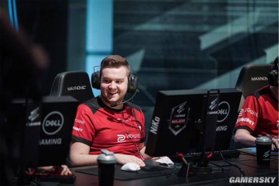 梦幻联赛资格赛：Pyw在最后时刻被压制， Shiro 的飞机猛烈爆炸，新 LGD Gaming 扳平了比分