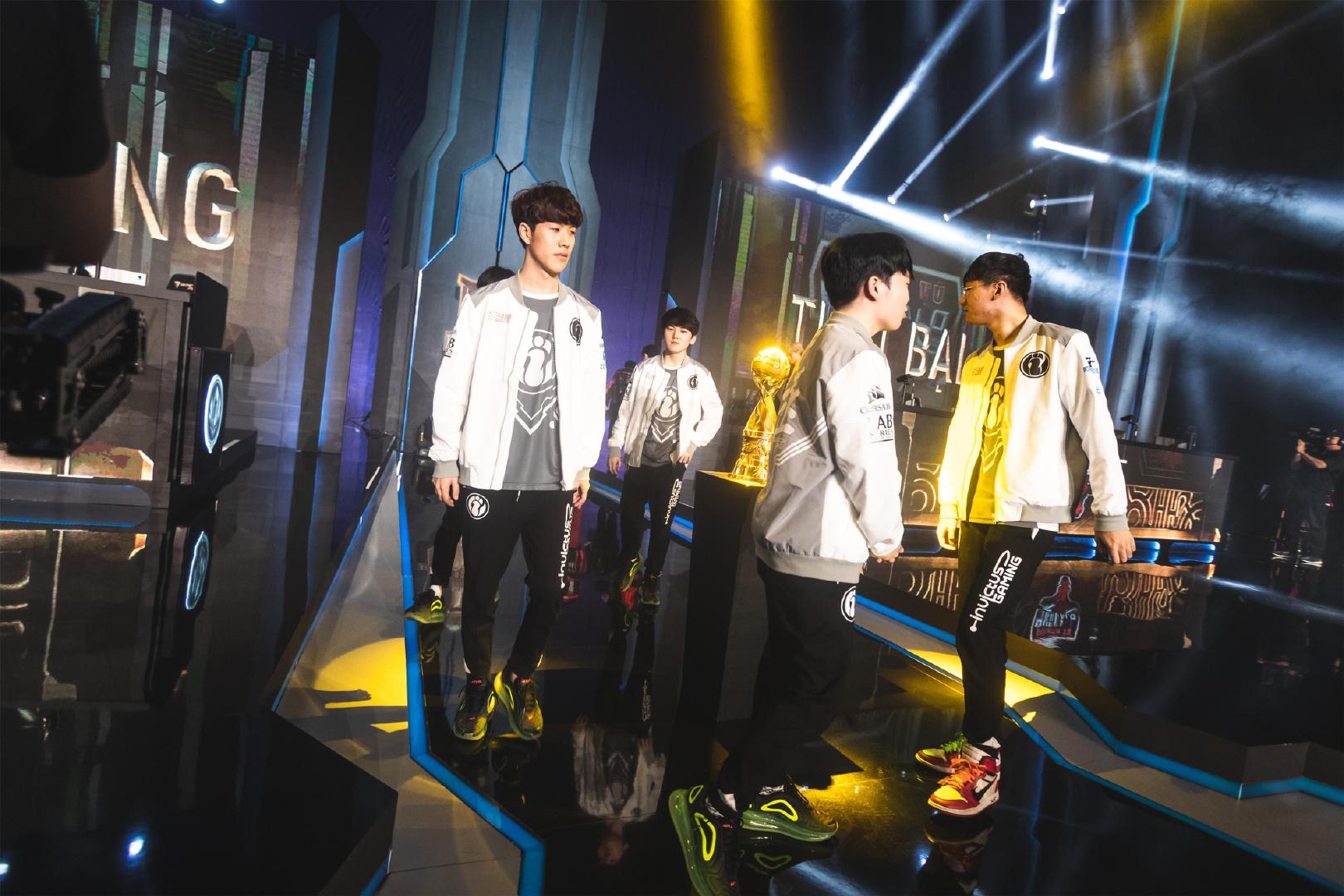 只玩真实！Bin曾和网友对喷维护Faker：Uzi和Faker都不配比何况一个吃鸡主播