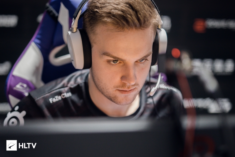 B8 在2025年StarLadder布达佩斯Major第二阶段的首场比赛中击败了 Team Liquid