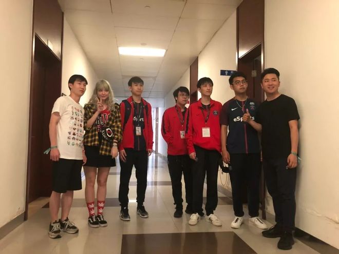 torzsi采访：siuhy对阵G2时的指挥更胜一筹